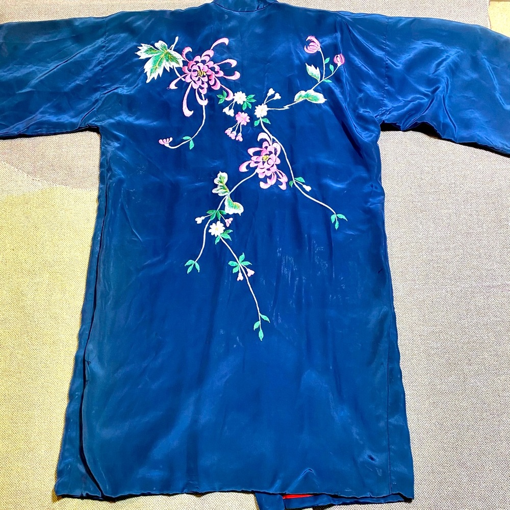 Vtg Traditional Silk Embroidered Floral Kimono Robe - Sm/Med